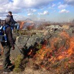 Antändningen av ljung- och gräsmarkerna har skett med gasolbrännare